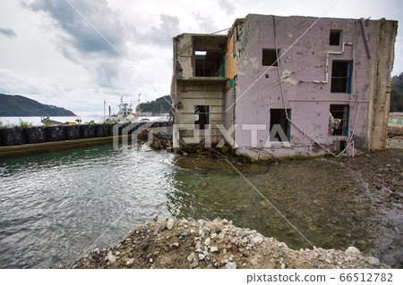 Building collapsed by tsunami Building collapsed by tsunami 66512782