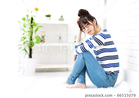 婦女的便衣放鬆 66515079