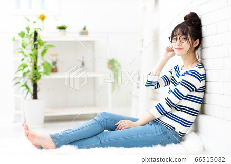 婦女的便衣放鬆 66515082