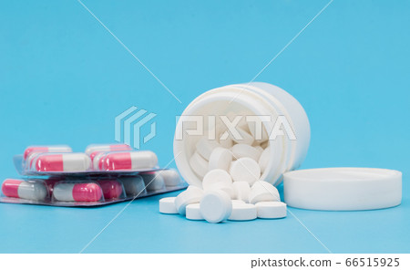 Tablet paracetamol the medical on a blue background Tablet paracetamol the medical on a blue background 66515925