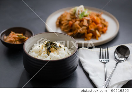 rice topped with sesame and seaweed with korean 66516293