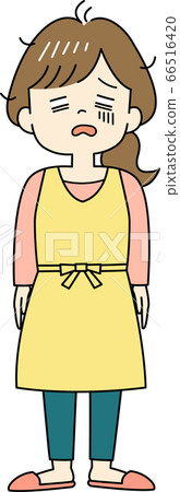 Exhausted housewife in apron (whole body) 66516420
