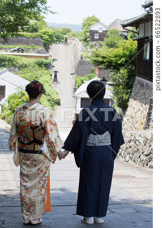 站在Shihoya的斜坡上。在後面可以看到葡萄園的斜坡。 66522893