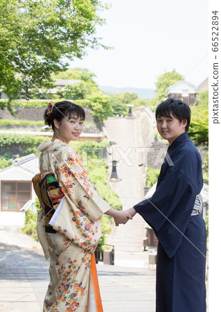 站在Shihoya的斜坡上。在後面可以看到葡萄園的斜坡。 66522894