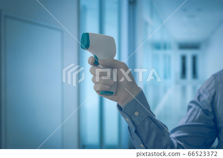 Staff to measure temperature 66523372