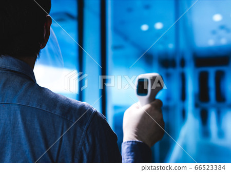 Staff to measure temperature Staff to measure temperature 66523384