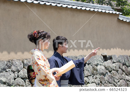 尋找小冊子和去哪裡的遊客 66524323