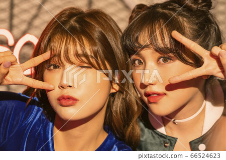 Lifestyle, Women, Party, K-POP, K-BEAUTY Lifestyle, Women, Party, K-POP, K-BEAUTY 66524623