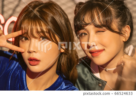 Lifestyle, Women, Party, K-POP, K-BEAUTY Lifestyle, Women, Party, K-POP, K-BEAUTY 66524633