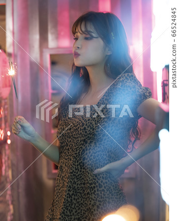 Lifestyle, Women, Party, K-POP, K-BEAUTY Lifestyle, Women, Party, K-POP, K-BEAUTY 66524845