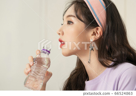 Lifestyle,woman,cheerleader 66524863