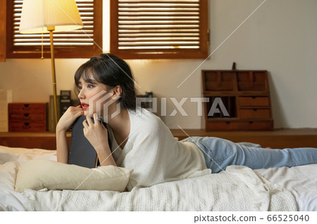 Lifestyle, woman, weekend Lifestyle, woman, weekend 66525040