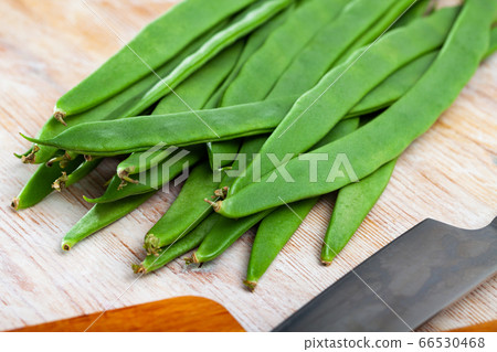 Fresh flat bean pods Fresh flat bean pods 66530468