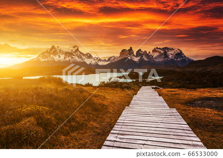 Majestic mountain landscape. National Park Torres del Paine, Chile. 66533000