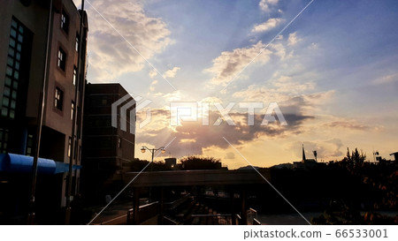 在學校的日落 在學校的日落 66533001