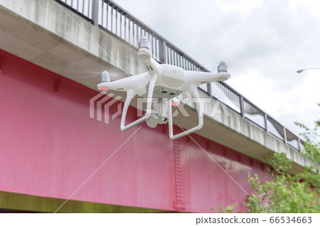 無人機檢查橋樑(從地面看) 無人機檢查橋樑(從地面看) 66534663