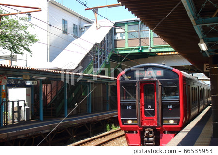 Train R1106 at Abeyama Koen Station 66535953