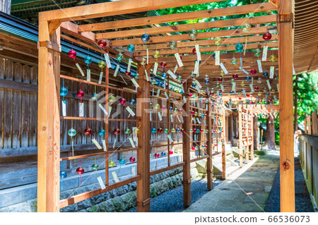 初夏的熊野神社 熊野大社 山形縣南陽市風鈴裝飾 假面 照片素材 圖片 圖庫