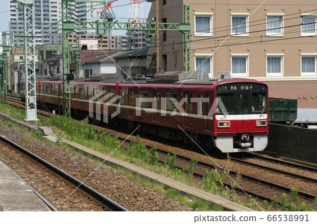 Keikyu Line Keikyu Main Line, Keikyu Shinkoyasu, Regular train (1500 type) running between Koyasu Stations Keikyu Line Keikyu Main Line, Keikyu Shinkoyasu, Regular train (1500 type) running between Koyasu Stations 66538991