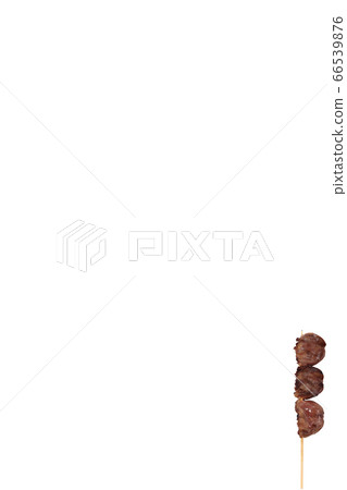 烤雞肉串鰻魚和鹽圖像 66539876