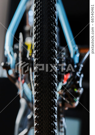 Clean black bicycle wheel 66540461