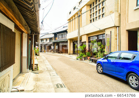 [A nostalgic landscape] Showa retro townscape with a signboard, Saidaiji Gofuku Street 5, Higashi Ward, Okayama City, Okayama Prefecture 66543766