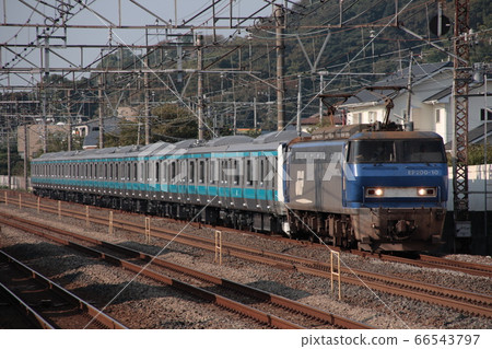 京濱東北線E233系新車運輸列車（A級運輸）由EF200-10型機車牽引_拍攝於2009年10月15日 66543797