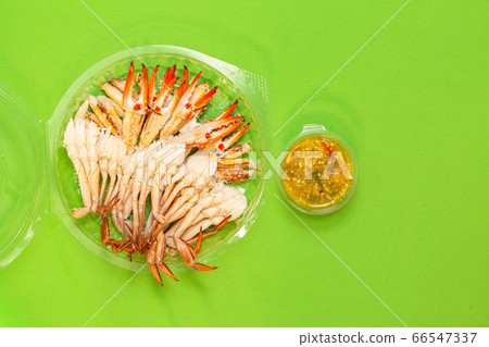 .Fresh crab meat, packed in a box .Fresh crab meat, packed in a box 66547337