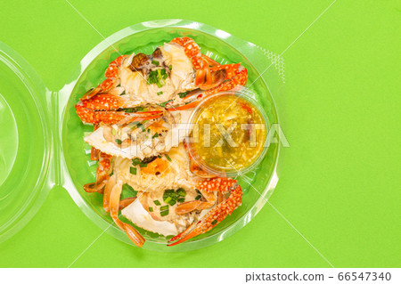 .Fresh crab meat, packed in a box .Fresh crab meat, packed in a box 66547340