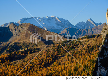 Autumn alpine Dolomites mountain scene, Sudtirol, Autumn alpine Dolomites mountain scene, Sudtirol, 66552416