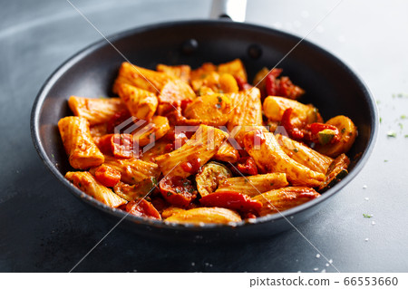 Pasta with tomato sauce with vegetables 66553660