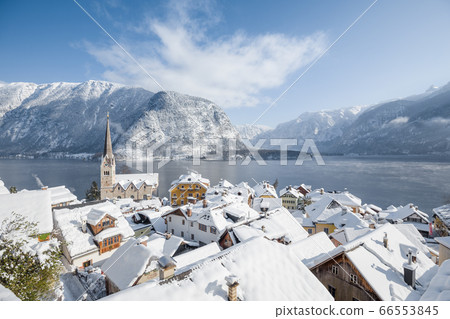 Hallstatt lakeside town during winter sunrise, Austria Hallstatt lakeside town during winter sunrise, Austria 66553845
