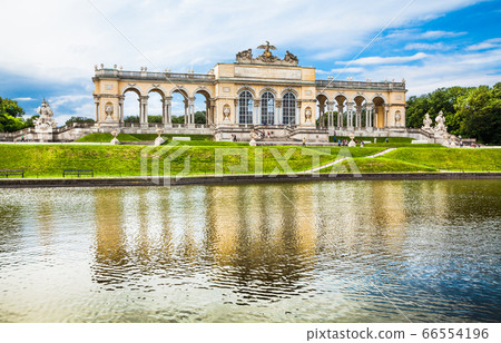 Beautiful view of famous Gloriette at Schonbrunn Palace in Vienna, Austria 66554196