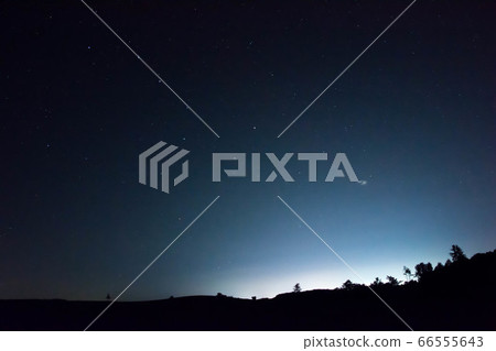 北方夜空中的北極星 北方夜空中的北極星 66555643