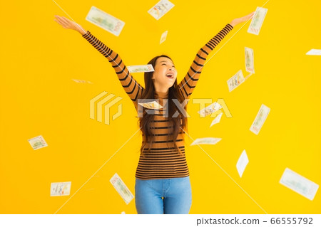woman with container board parcel box packaging prepare for shipping for customer online shopping woman with container board parcel box packaging prepare for shipping for customer online shopping 66555792