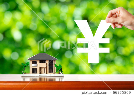 房子模型和錢 66555869