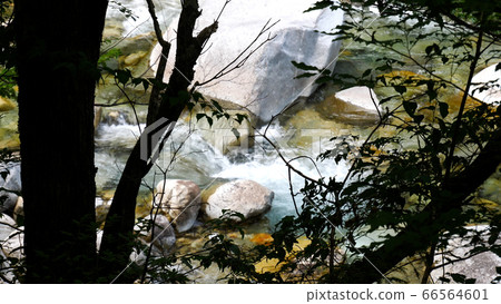 阿特拉河谷的山stream 阿特拉河谷的山stream 66564601