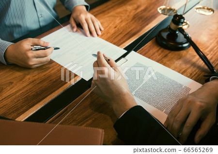 Lawyer is explaining about the wrongdoing laws 66565269