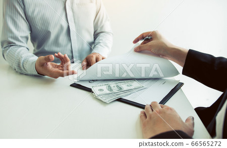 Entrepreneurs are receiving money that is a bribe 66565272