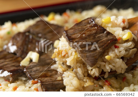 抓飯配大蒜牛排 抓飯配大蒜牛排 66569342