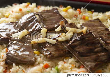 抓飯配大蒜牛排 抓飯配大蒜牛排 66569352