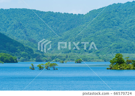 Lake Hinohara and mountains in early summer, Kitashiobara Village, Fukushima Prefecture Lake Hinohara and mountains in early summer, Kitashiobara Village, Fukushima Prefecture 66570724