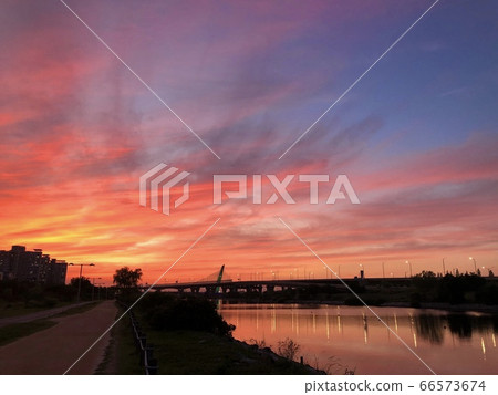 evening glow, sunglow, afterglow 66573674