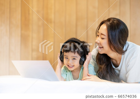 親子生活方式家庭 66574036