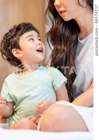 親子生活方式家庭 66574137