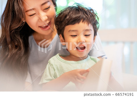 Parent child lifestyle family Parent child lifestyle family 66574191