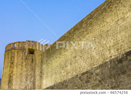 Walls of Dubrovnik runs 2 kilometers around the city Walls of Dubrovnik runs 2 kilometers around the city 66574256