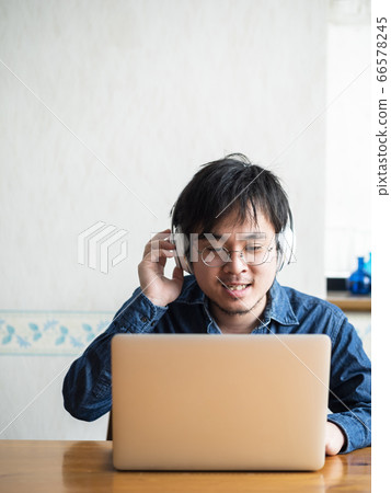 遠程辦公的人 遠程辦公的人 66578245