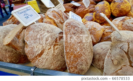Bread seller 66578533