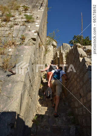 由客人撰寫，奔上樓去Kadashi城堡。 66578692